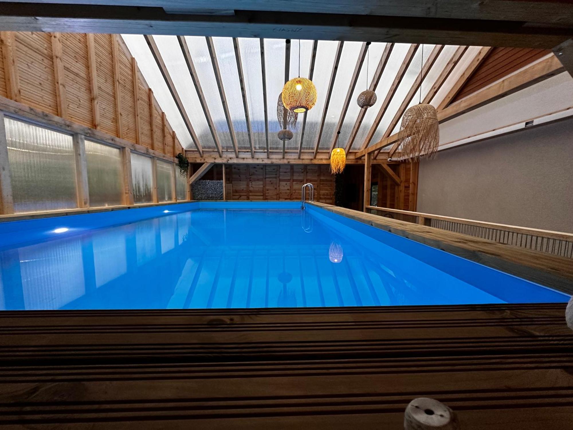 Jastrzębia Góra Domki Zlote Piaski Kryty Basen Sauna Jacuzzi מראה חיצוני תמונה