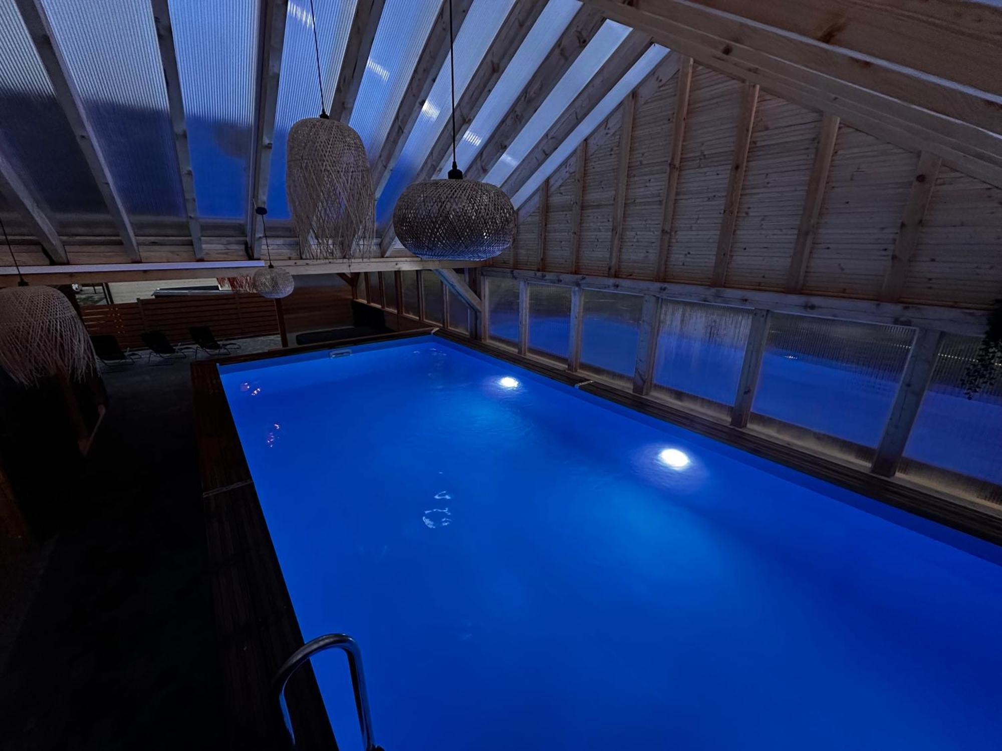 Jastrzębia Góra Domki Zlote Piaski Kryty Basen Sauna Jacuzzi מראה חיצוני תמונה