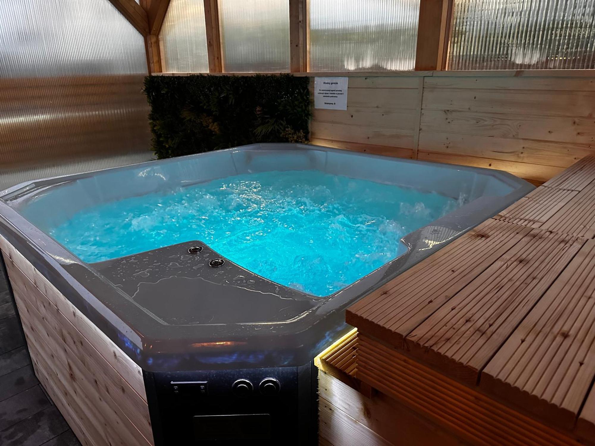 Jastrzębia Góra Domki Zlote Piaski Kryty Basen Sauna Jacuzzi מראה חיצוני תמונה